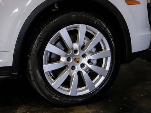 Used 2018 Porsche Cayenne S image 58