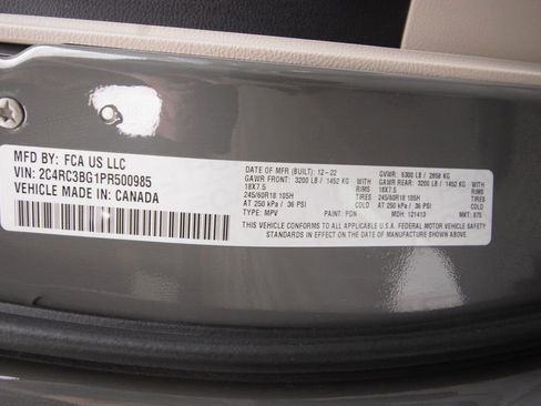 Used 2023 Chrysler Pacifica Touring-L AWD/4WD image 29