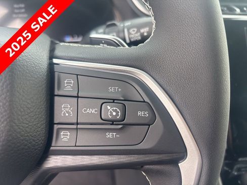 New 2025 Jeep Grand Cherokee Laredo X AWD/4WD image 10