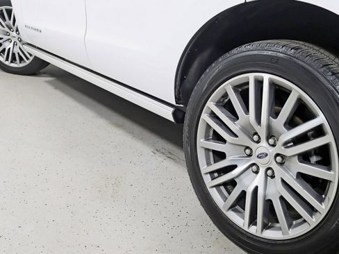 Used 2022 Ford Expedition Platinum AWD/4WD image 12
