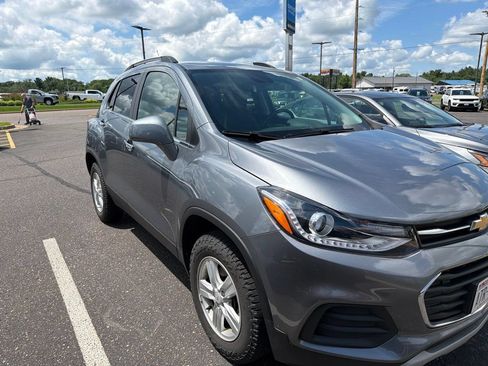 Used 2019 Chevrolet Trax LT w/ LT Convenience Package AWD/4WD image 2