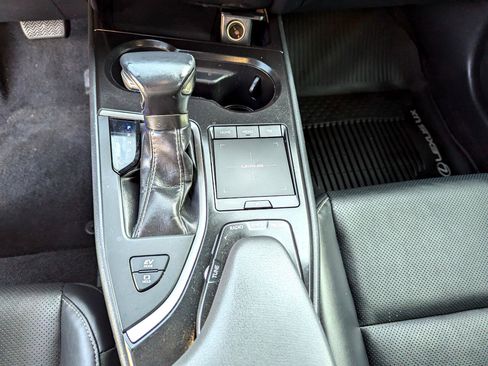 Used 2020 Lexus UX 250h w/ Premium Package image 23