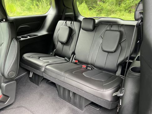 New 2026 Chrysler Pacifica Select image 20