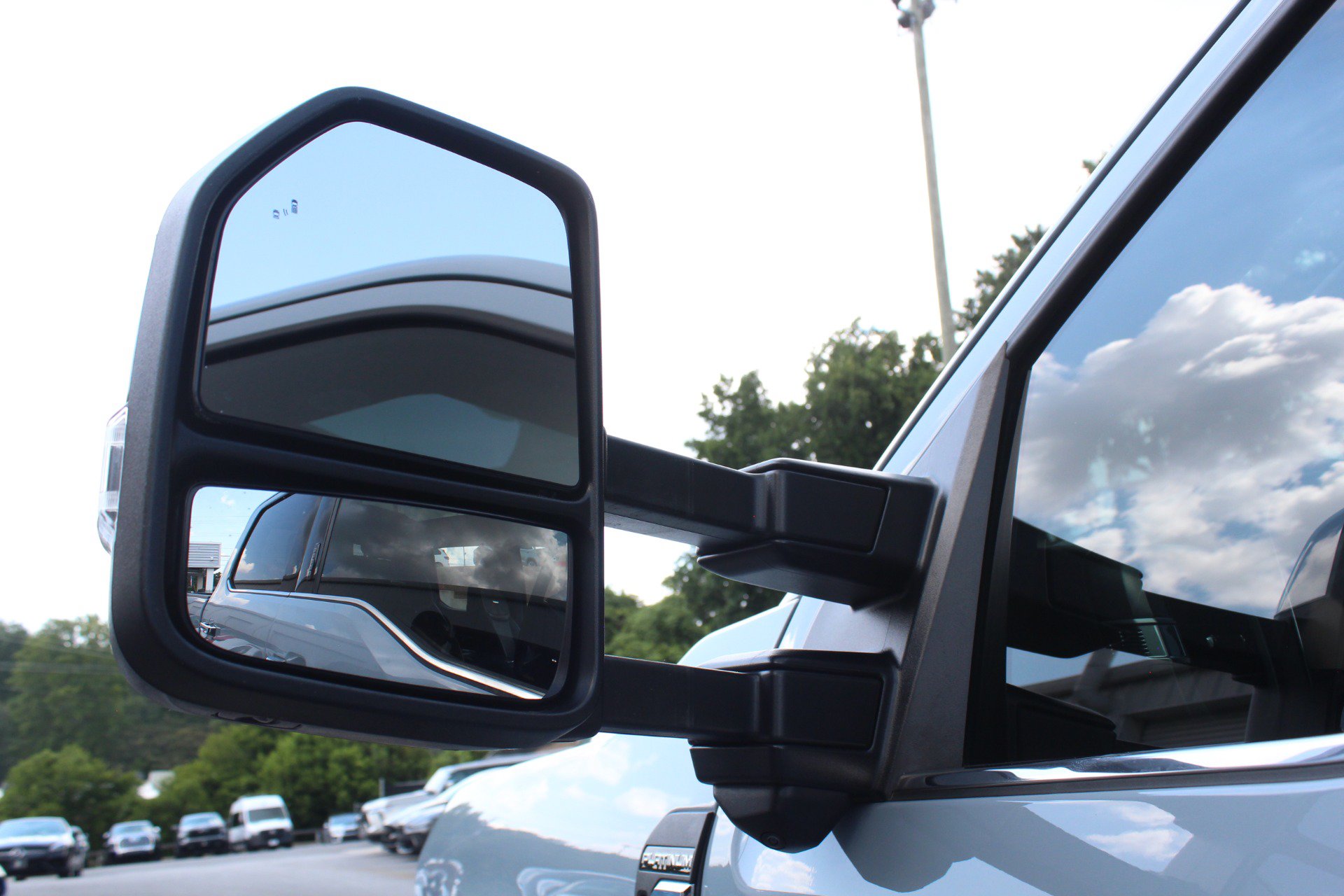 Used 2024 Ford F250 Platinum w/ Tremor Off-Road Package AWD/4WD image 30