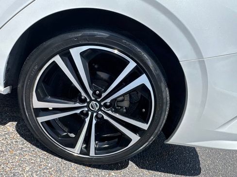 Used 2023 Nissan Sentra SR w/ SR Premium Package FWD image 10