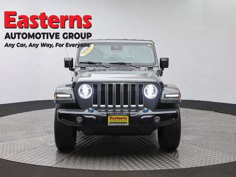 Used 2022 Jeep Wrangler Unlimited Sahara w/ Cold Weather Group AWD/4WD image 2