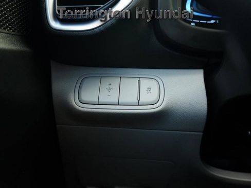 Certified 2024 Hyundai Venue SEL image 22