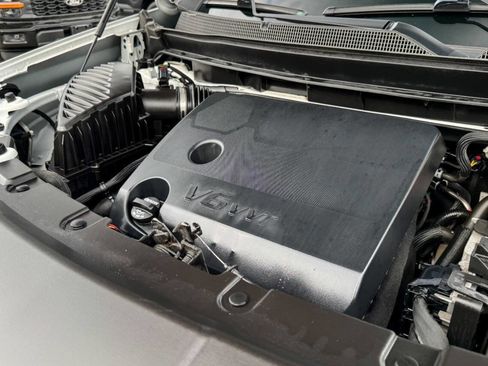 Used 2020 Chevrolet Traverse RS w/ LPO, Floor Liner Package image 41