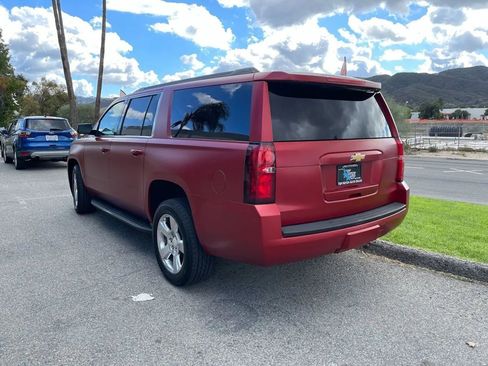 Used 2016 Chevrolet Suburban LT image 7