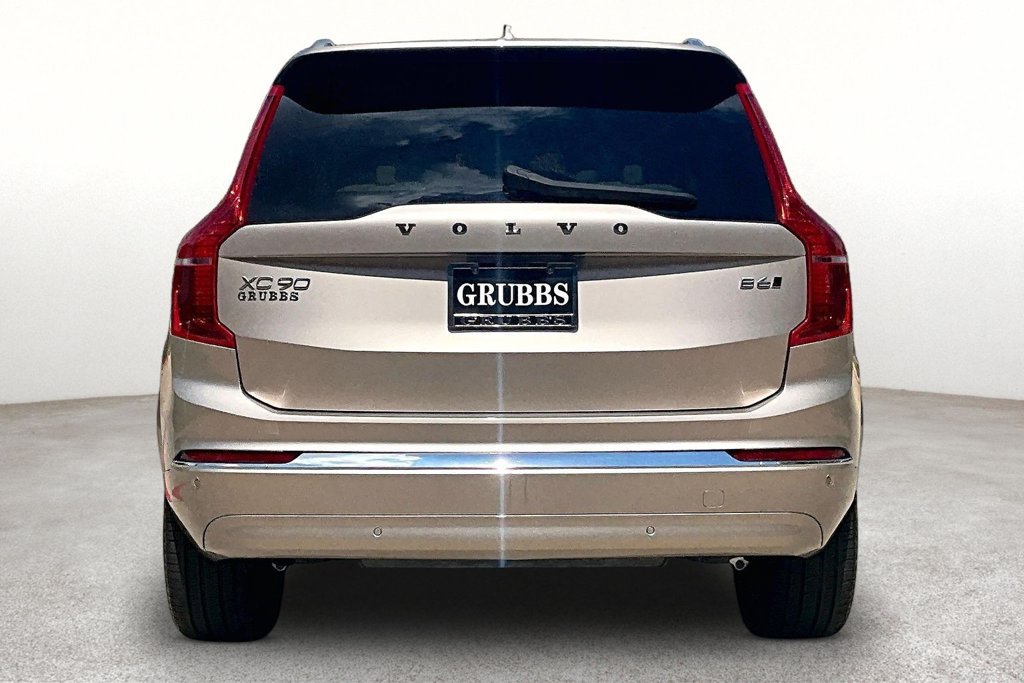 Certified 2025 Volvo XC90 B6 Plus w/ Protection Package AWD/4WD image 5