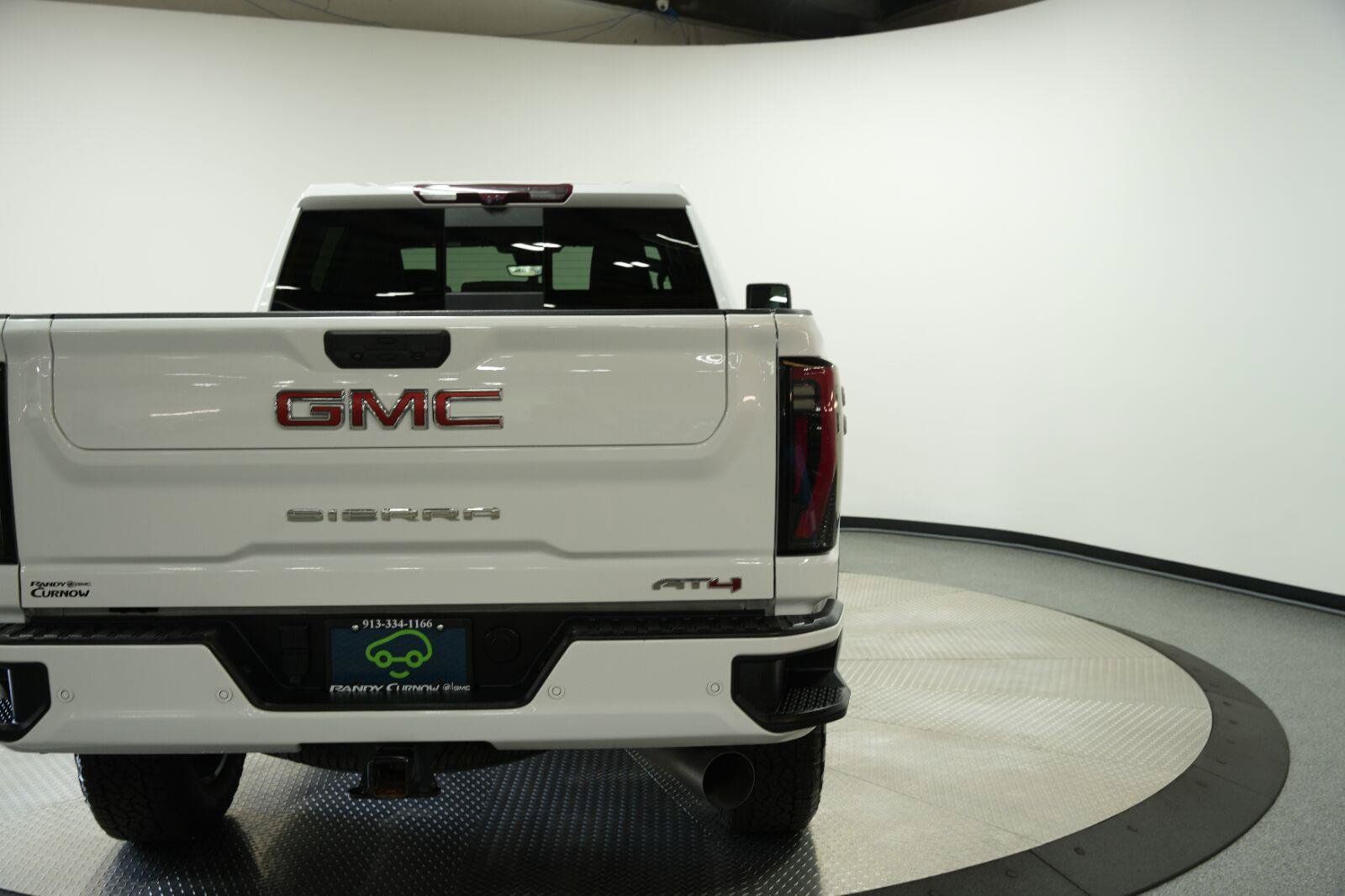 Used 2024 GMC Sierra 2500 AT4 w/ AT4 Premium Plus Package AWD/4WD image 30