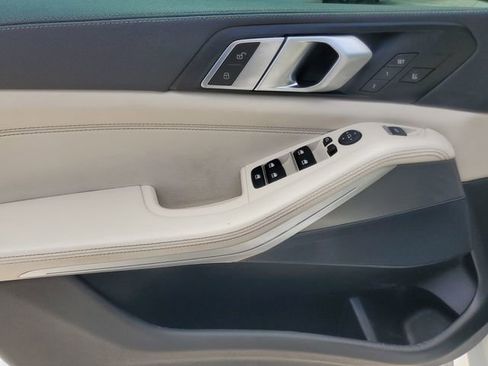 Used 2021 BMW X5 sDrive40i w/ M Sport Package image 19