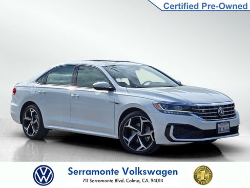 Used 2021 Volkswagen Passat 2.0T R-Line image 1