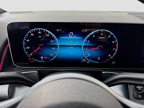 Used 2021 Mercedes-Benz GLB 250 image 34