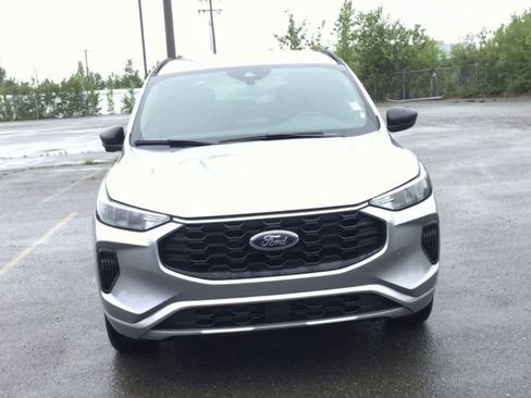 Used 2024 Ford Escape ST-Line image 3