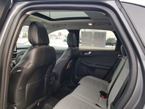 Certified 2023 Ford Escape Platinum w/ Premium Technology Package image 17