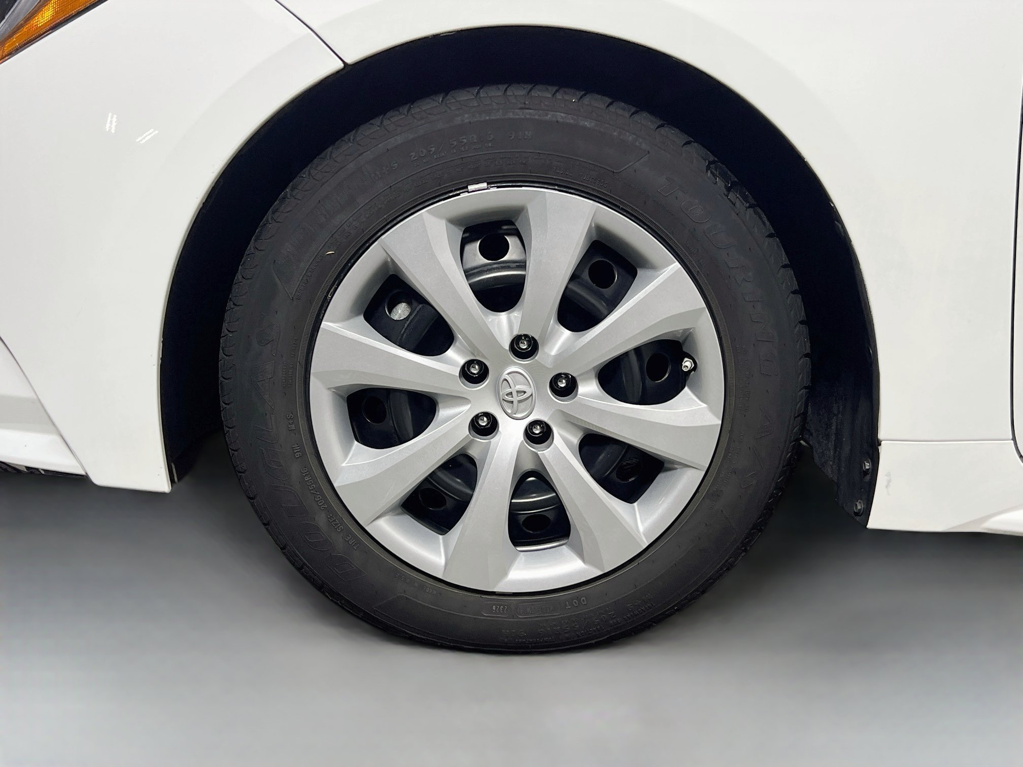 Used 2021 Toyota Corolla LE FWD image 13