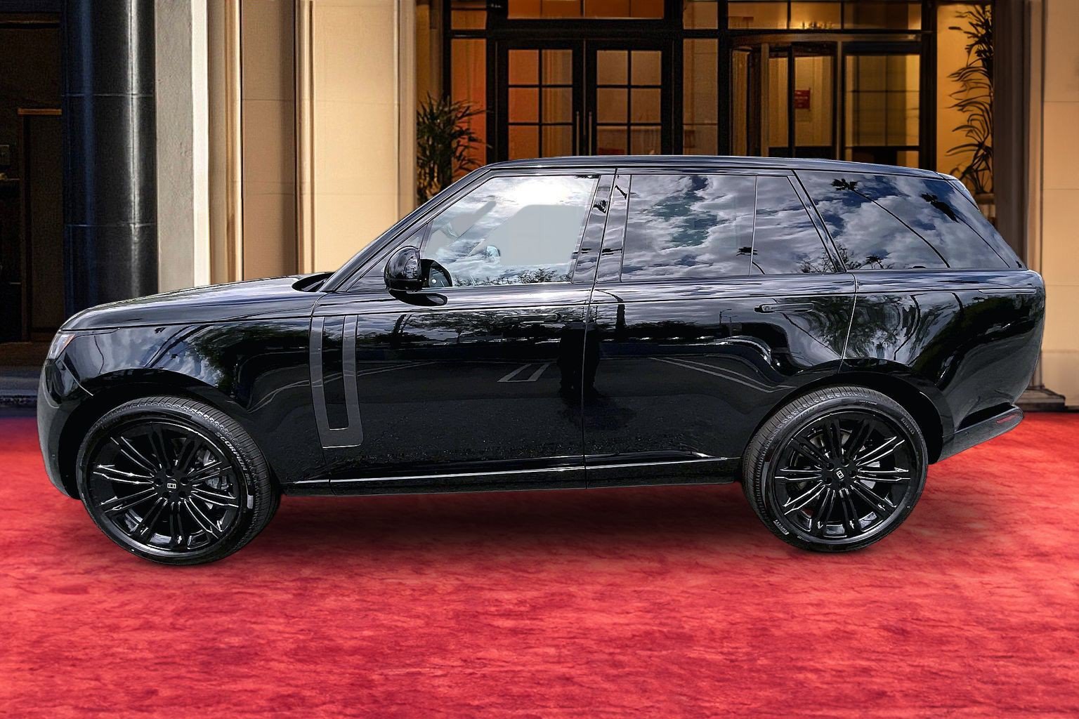 New 2027 Land Rover Range Rover SE AWD/4WD image 2