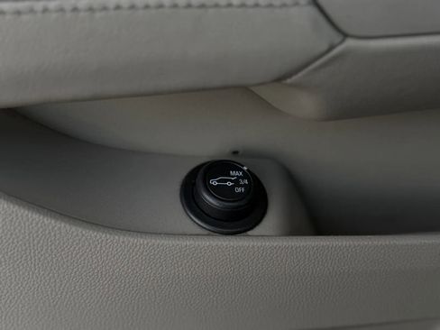 Used 2010 Cadillac SRX Premium image 23