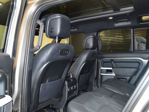 Used 2022 Land Rover Defender 110 XS Edition AWD/4WD image 30