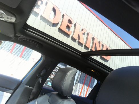 Used 2023 Jeep Compass Limited w/ Sun and Sound Group AWD/4WD image 17