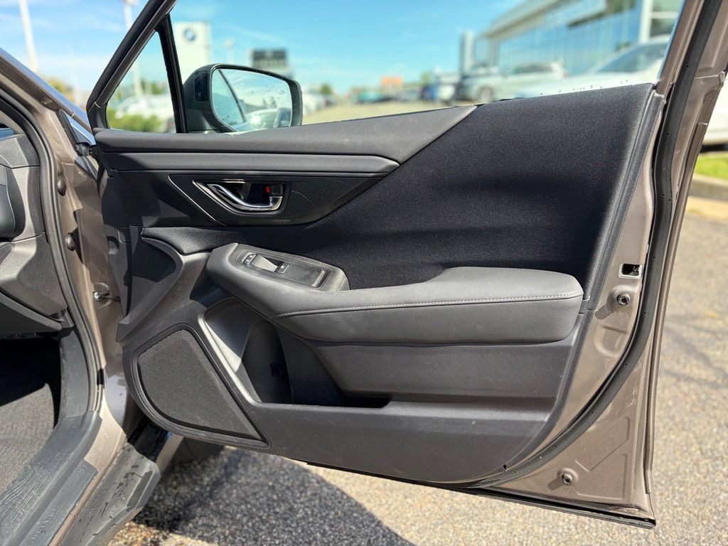 Used 2024 Subaru Outback Premium AWD/4WD image 19