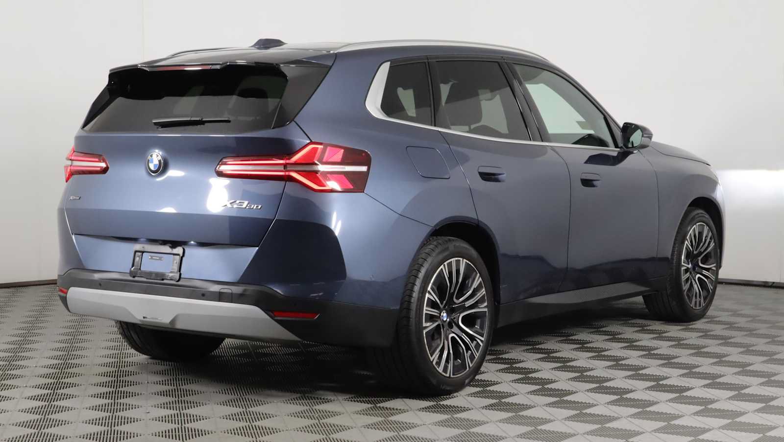 Used 2025 BMW X3 xDrive30i w/ Convenience Package AWD/4WD image 6