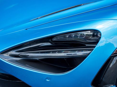 Used 2020 McLaren 720S Spider image 13