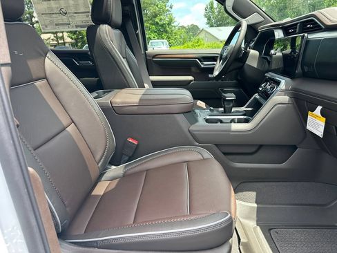 New 2026 GMC Sierra 1500 Denali w/ Denali Reserve Package AWD/4WD image 14