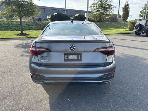Used 2024 Volkswagen Jetta Sport FWD image 7