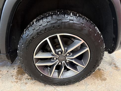 Used 2020 Jeep Grand Cherokee Laredo w/ Quick Order Package 2BN North image 7