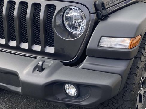 Used 2022 Jeep Wrangler Unlimited Sport w/ Sun And Sound Package AWD/4WD image 5