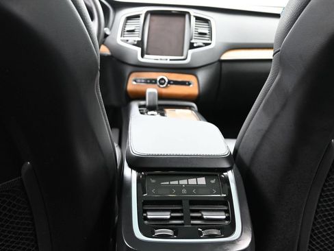 Used 2025 Volvo XC90 T8 Plus w/ Protection Package Premier AWD/4WD image 17