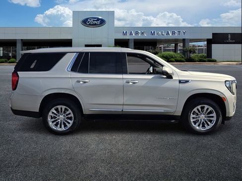 Used 2022 GMC Yukon SLT w/ SLT Luxury Package image 6