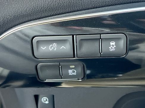 Used 2022 Toyota Prius Prime LE FWD image 32