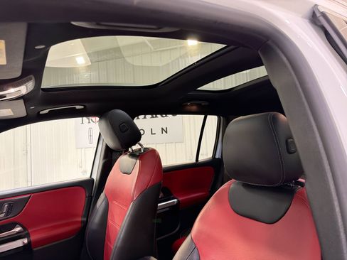 Used 2022 Mercedes-Benz GLB 250 image 23