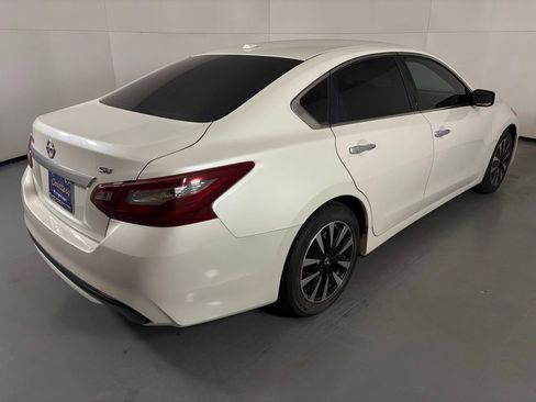 Used 2018 Nissan Altima 2.5 SV image 9