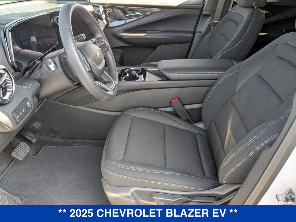 New 2025 Chevrolet Blazer EV LT AWD/4WD image 12