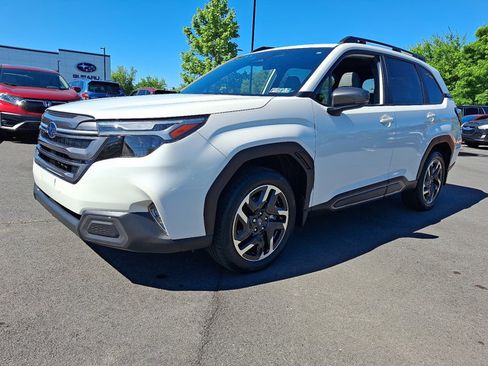 Certified 2025 Subaru Forester Limited AWD/4WD image 3