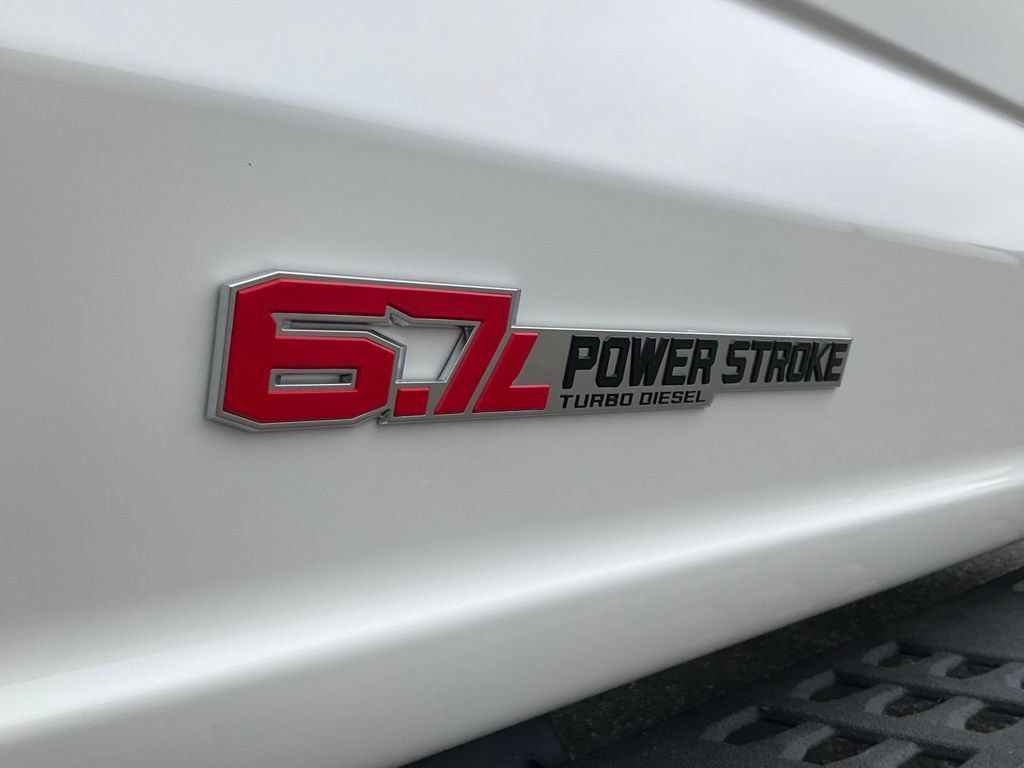 New 2025 Ford F250 Platinum w/ Tremor Off-Road Package AWD/4WD image 13