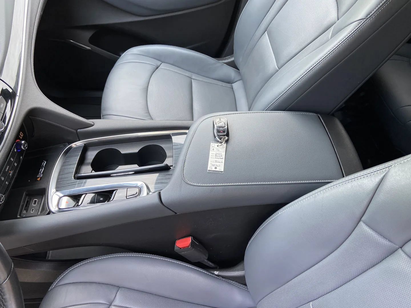 Used 2023 Buick Enclave Essence AWD/4WD image 22