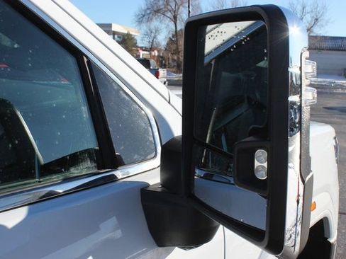 New 2025 GMC Sierra 3500 Denali Ultimate image 18