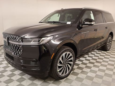 New 2026 Lincoln Navigator L Black Label AWD/4WD image 10