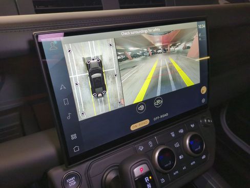 New 2026 Land Rover Defender 110 X-Dynamic SE image 21