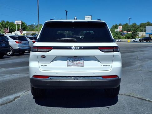 Used 2024 Jeep Grand Cherokee Laredo X w/ Luxury Tech Group I AWD/4WD image 18