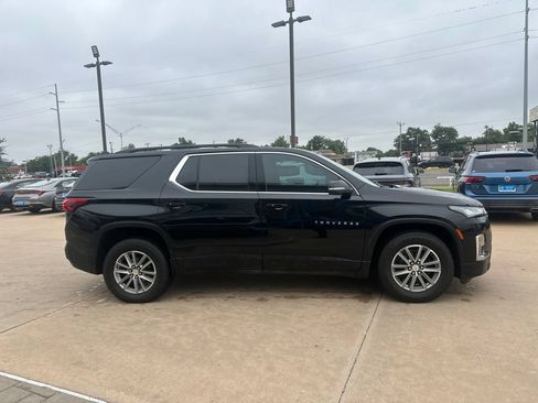 Used 2023 Chevrolet Traverse LT FWD image 4