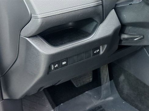 Used 2023 Toyota RAV4 XLE Premium image 10