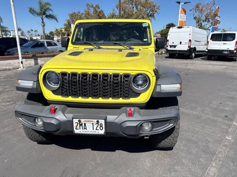 Used 2024 Jeep Wrangler Unlimited Rubicon AWD/4WD image 4