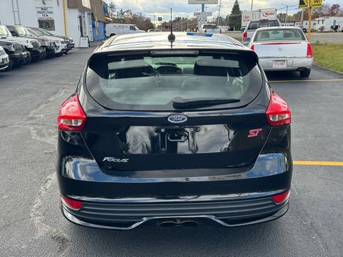 Used 2018 Ford Focus ST image 6