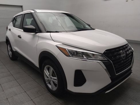Used 2023 Nissan Kicks S FWD image 13